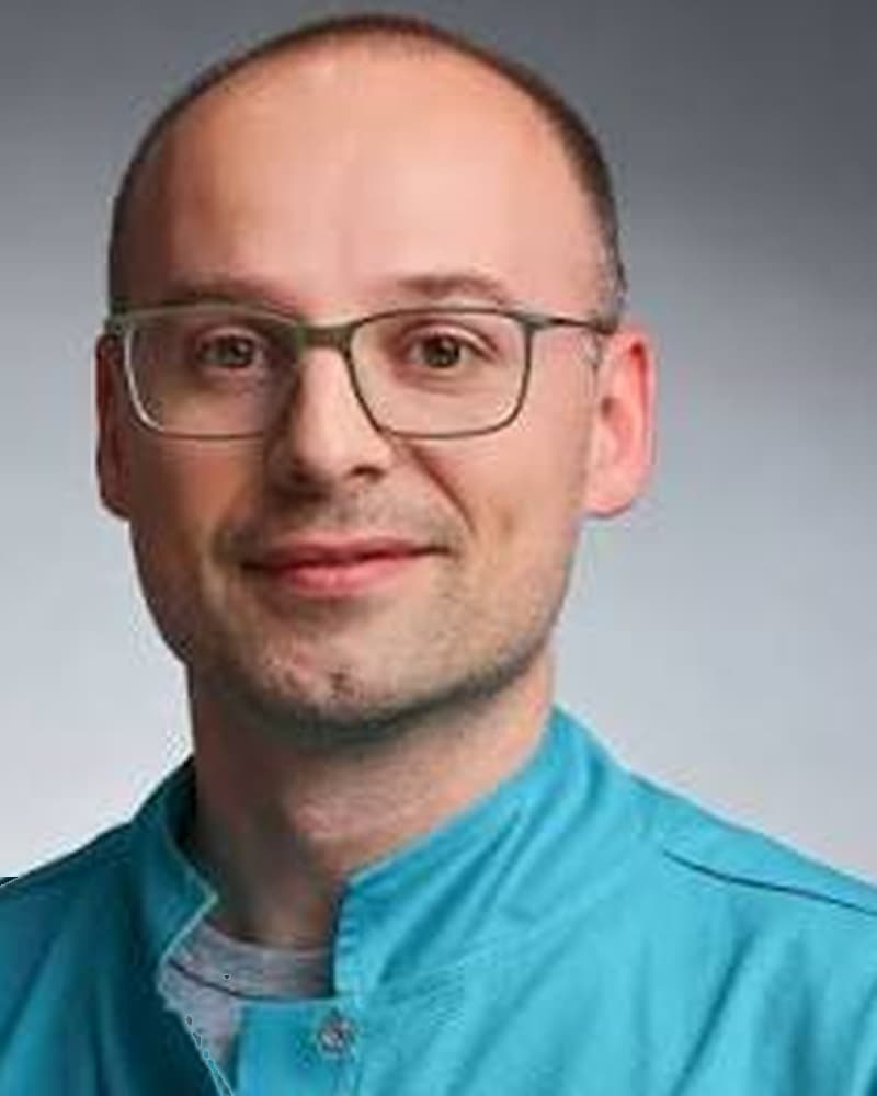 Dr Ognjen Slović